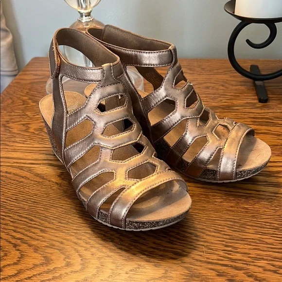 Dansko Rose Gold Sandals, Size 37 - Picture 1 of 8